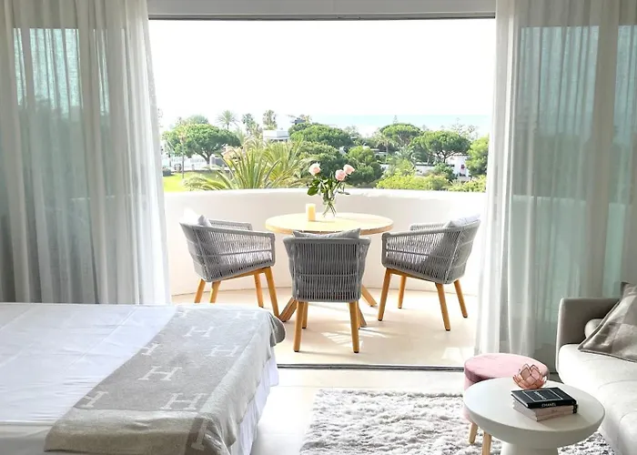Coronado Apartment
